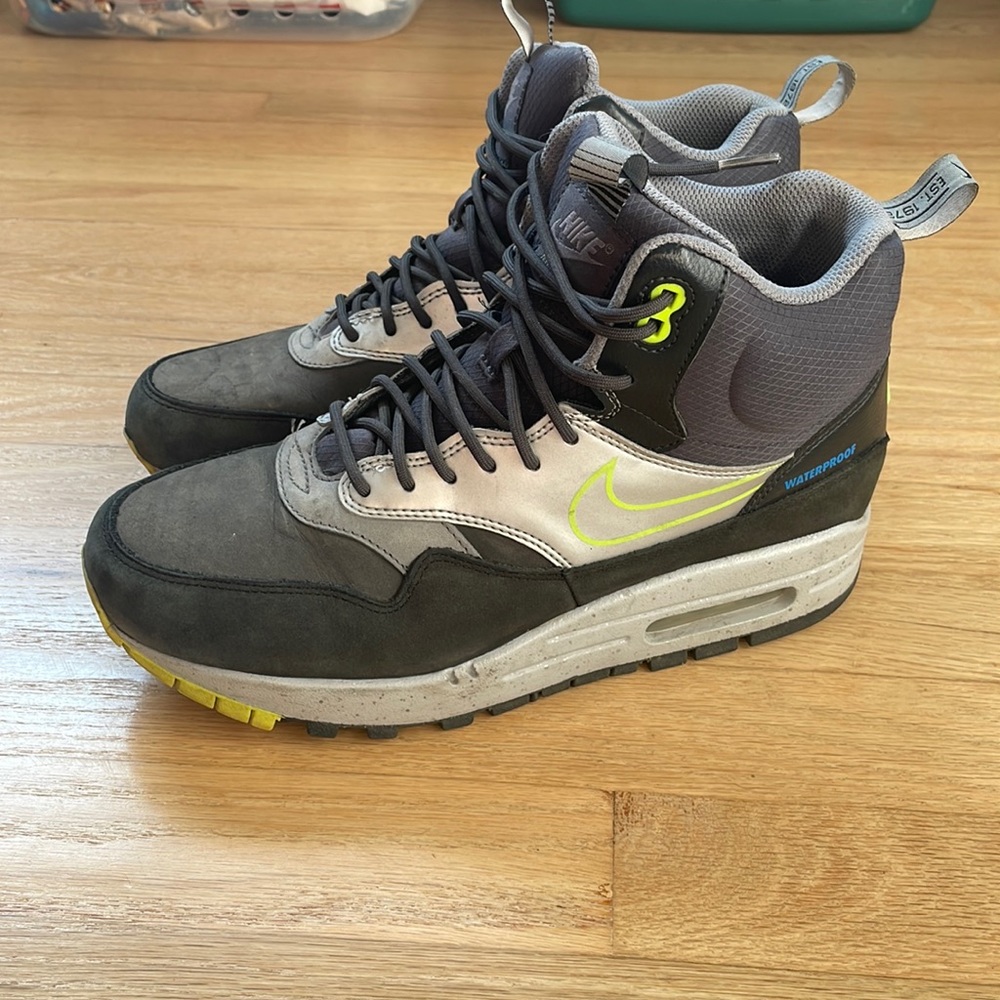 Nike Air Max 1 waterproof sneaker boot